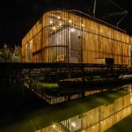 Houses on water Nowa Wies Zbaska - enterance at night