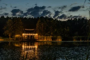 Houses on water Nowa Wies Zbaska - house at night