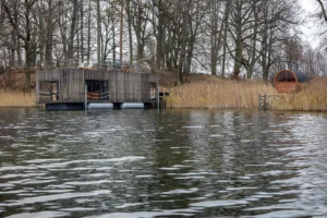 Domek na wodzie Wojnowo - Sauna obok domku